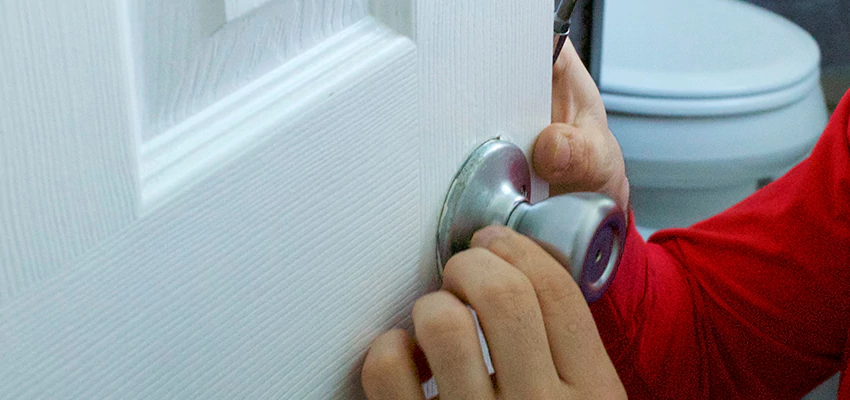 Vintage Door Knob Replacement in Thermalito, CA
